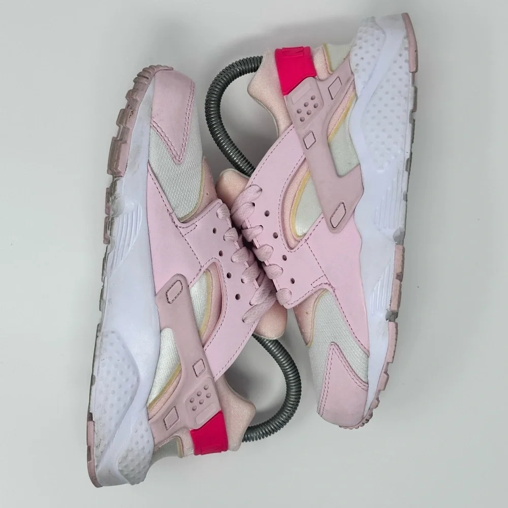 Kids Nike Hurache Pink and White Sneakers size 5y